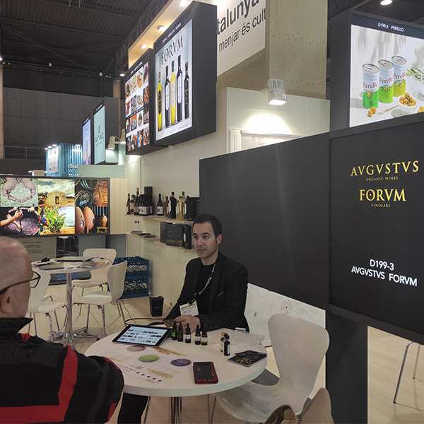 Imatge d'activitat a l’stand d’Avgvstvs Forvm a la Fira Alimentaria