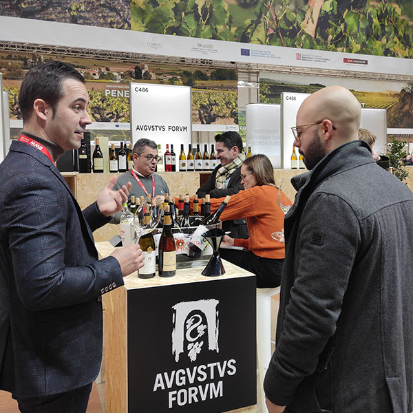 Imatge de la presencia del celler del Vendrell Avgvstvs Forvm a la fira Barcelona Wine Week.
