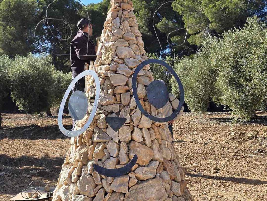 Imagen de la obra de Wataru en la bodega Avgvstvs Forum